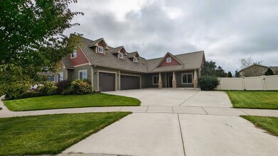 3013 N Cormac Loop in Post Falls, ID - Building Photo - Building Photo