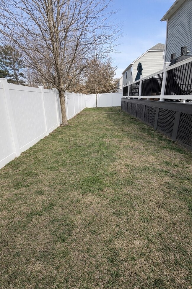 211 Benthall Rd in Hampton, VA - Building Photo - Building Photo