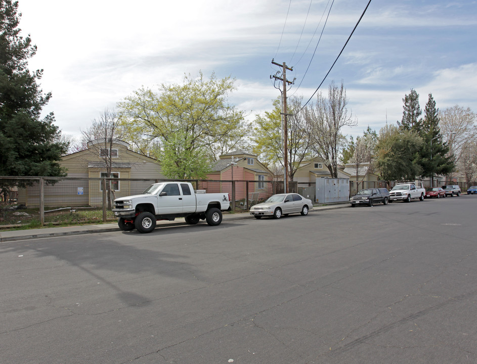 Quinn Cottages in Sacramento, CA - Building Photo