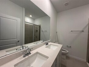 2395 Bending Bonsai Dr in Wesley Chapel, FL - Building Photo - Building Photo