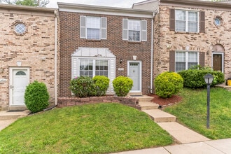 15606 Traverser Ct in Woodbridge, VA - Foto de edificio - Building Photo