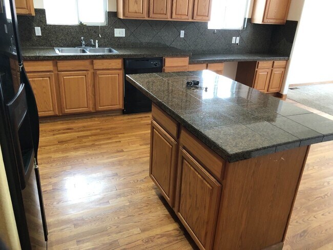 2511 S Genoa St in Aurora, CO - Building Photo - Building Photo