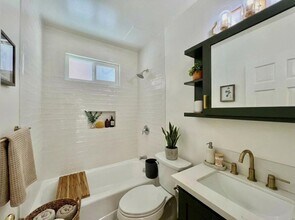 5819 Carlton Way in Los Angeles, CA - Building Photo - Building Photo