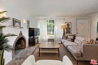 3484 Oak Glen Dr in Los Angeles, CA - Building Photo - Building Photo