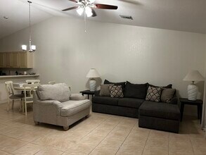 343 Boundary Blvd, Unit 343B in Rotonda West, FL - Foto de edificio - Building Photo