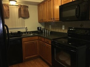 2280 Orchard Crest St in Shelby Township, MI - Building Photo - Building Photo