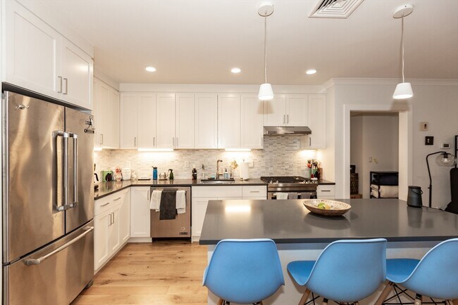 30 Polk St in Boston, MA - Building Photo - Building Photo