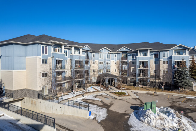 120-160 Country Village Cir NE in Calgary, AB - Building Photo - Building Photo