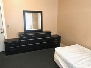550 W Ridge Rd, Unit rooms in Rochester, NY - Building Photo - Building Photo