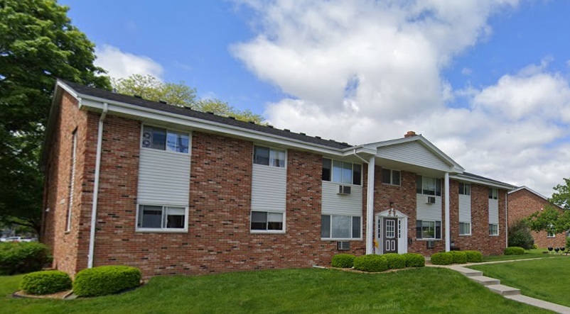 Cedar Plaza Apartments in Cedarburg, WI - Foto de edificio