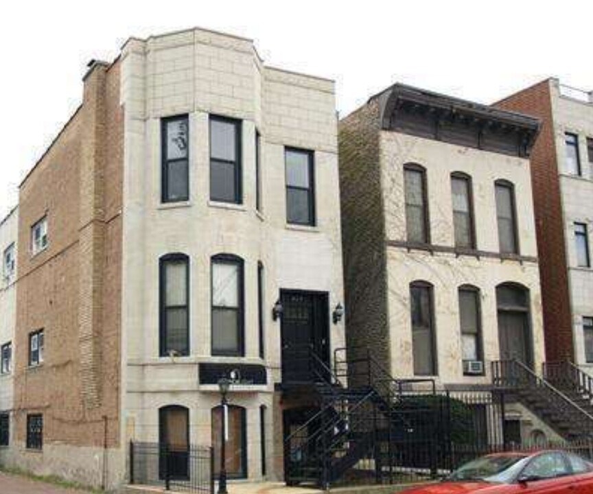 415 W Armitage Ave in Chicago, IL - Building Photo
