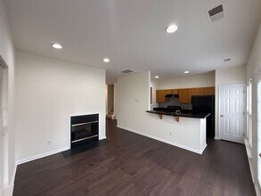 3038 Uxbridge Woods Ct in Charlotte, NC - Foto de edificio - Building Photo