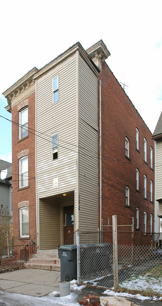 2-4 Warner St in Hartford, CT - Foto de edificio - Building Photo