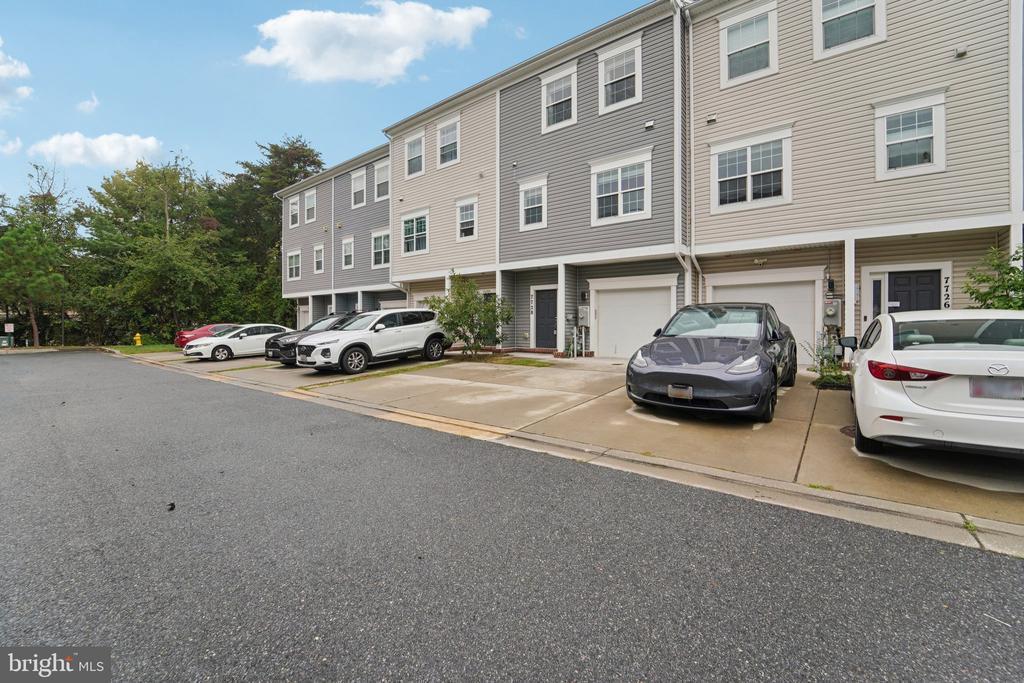 7728 Lexington Ct in Glen Burnie, MD - Building Photo