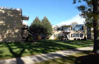 Hawthorne Apartments in Arlington Heights, IL - Building Photo - Building Photo