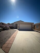 7444 E Cross Ridge Pl in Tucson, AZ - Building Photo