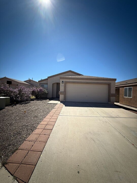 7444 E Cross Ridge Pl in Tucson, AZ - Building Photo
