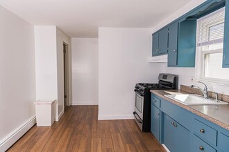 368 Cator Ave in Jersey City, NJ - Building Photo - Building Photo