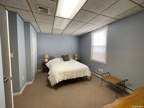 20 Dewey St in Huntington, NY - Foto de edificio - Building Photo