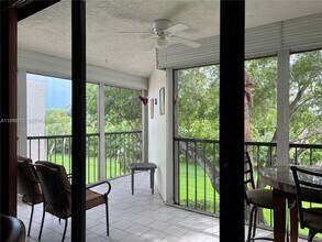 16500 Golf Club Rd in Weston, FL - Building Photo - Building Photo