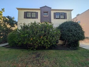 838 N Sweetzer Ave in Los Angeles, CA - Building Photo - Building Photo