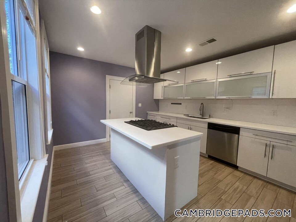 20 Marie Ave in Cambridge, MA - Building Photo