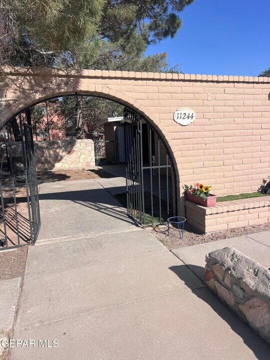 11244 Wharf Cove Dr in El Paso, TX - Building Photo