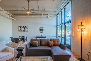 1275 E University Dr in Tempe, AZ - Building Photo