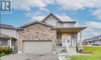 456 Twin Leaf St in Waterloo, ON - Building Photo