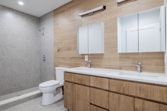 Century Tuer in Jersey City, NJ - Building Photo - Interior Photo