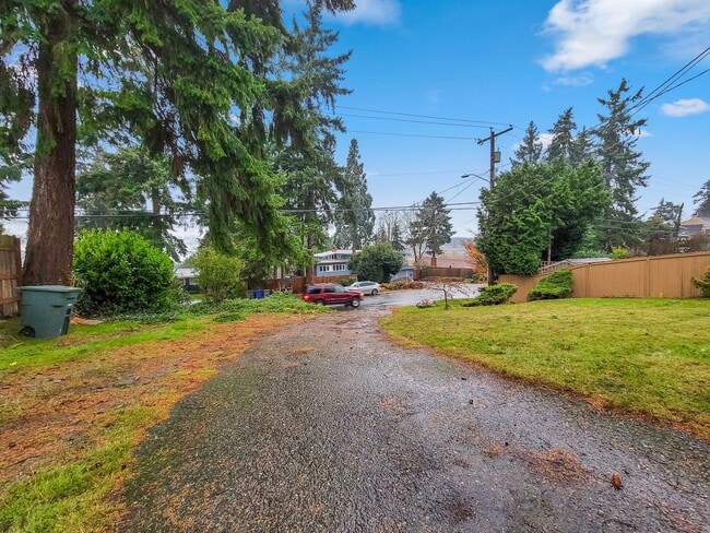 4054 120th Ave SE in Bellevue, WA - Building Photo - Building Photo