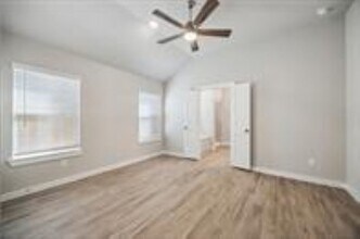 21655 Wave Holw Dr in Cypress, TX - Foto de edificio - Building Photo