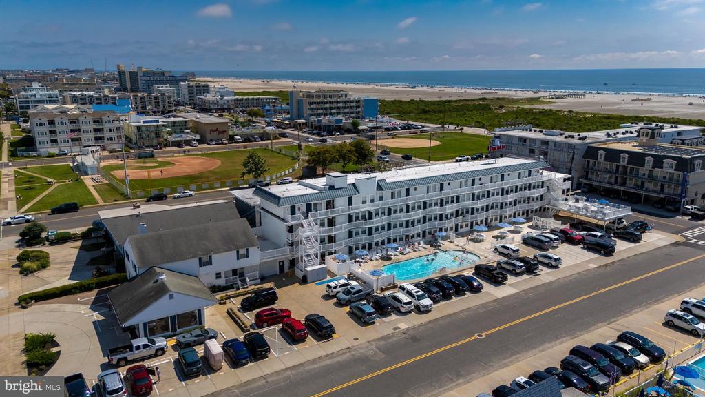6109 Atlantic Ave in Wildwood Crest, NJ - Building Photo