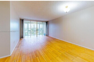 1780 NE 191st St, Unit 606-2 in North Miami Beach, FL - Building Photo - Building Photo