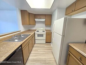 1052 Mollie Ln in Melbourne, FL - Building Photo - Building Photo