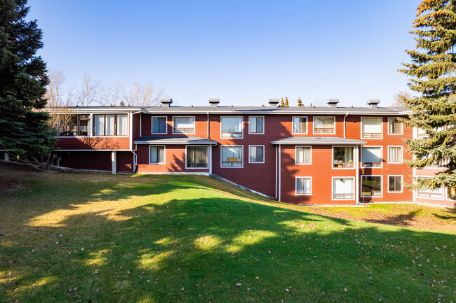 Parkview Village Seniors Housing in Calgary, AB - Building Photo - Building Photo