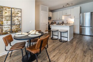 Vintage Brunswick Apartments in Brunswick, GA - Building Photo