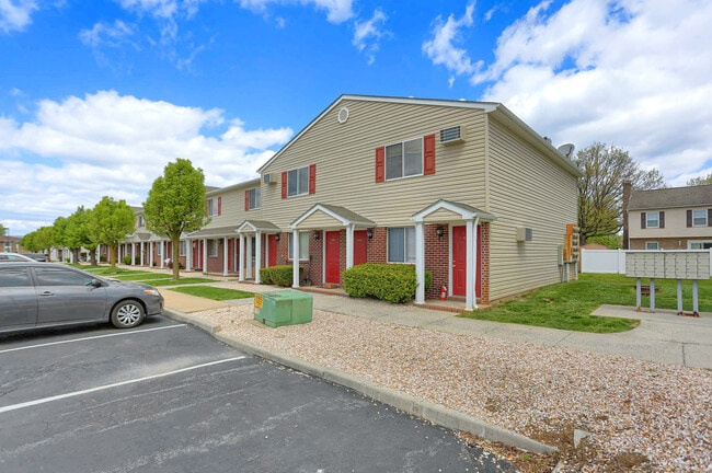 Flats of Chambersburg in Chambersburg, PA - Foto de edificio - Building Photo