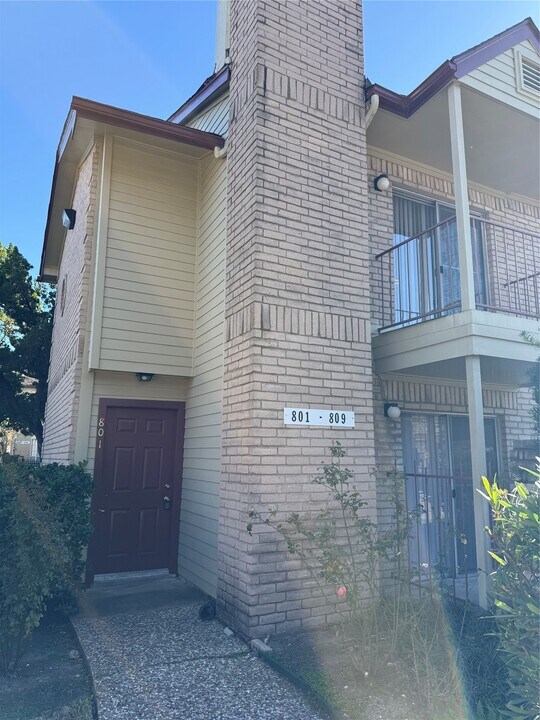 2120 El Paseo St in Houston, TX - Building Photo