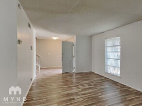 6802 Neston Dr in San Antonio, TX - Building Photo - Building Photo