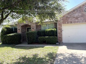 701 Sage Brush Dr in Weatherford, TX - Building Photo