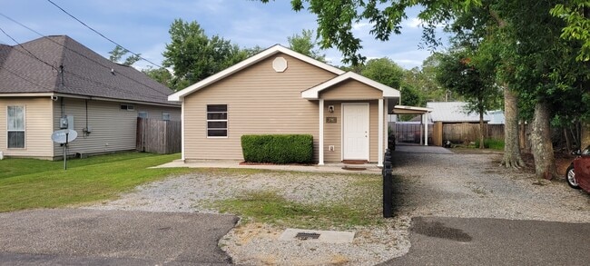 57366 Maple Ave, Unit E