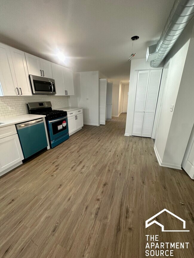 1951 S Canalport Ave in Chicago, IL - Foto de edificio - Building Photo