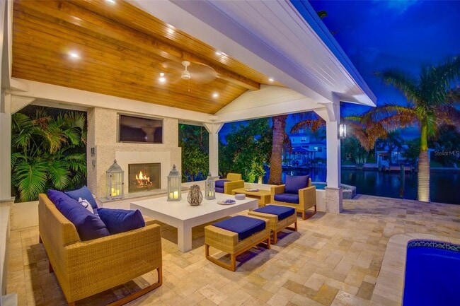 807 Snug Island in Clearwater, FL - Building Photo - Building Photo