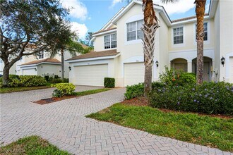 796 Hampton Cir in Naples, FL - Building Photo - Building Photo