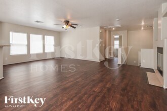 613 Belsay Castle Ct in Las Vegas, NV - Building Photo - Building Photo