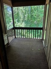 333 W Lake Ave in Hendersonville, NC - Building Photo - Building Photo