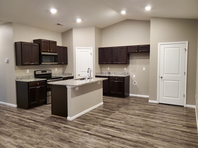 420 S Longbranch Dr in Maize, KS - Building Photo - Building Photo