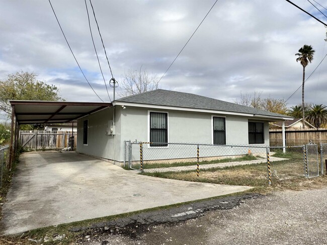 605 E 9th St in Del Rio, TX - Building Photo - Building Photo