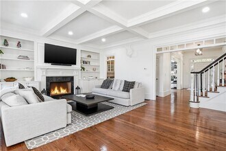 1124 Moores Mill Rd NW in Atlanta, GA - Building Photo - Building Photo